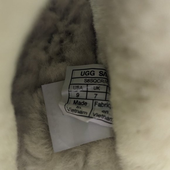 UGG FLUFF YEAH SLIPPERS - NWOB - Picture 4 of 5